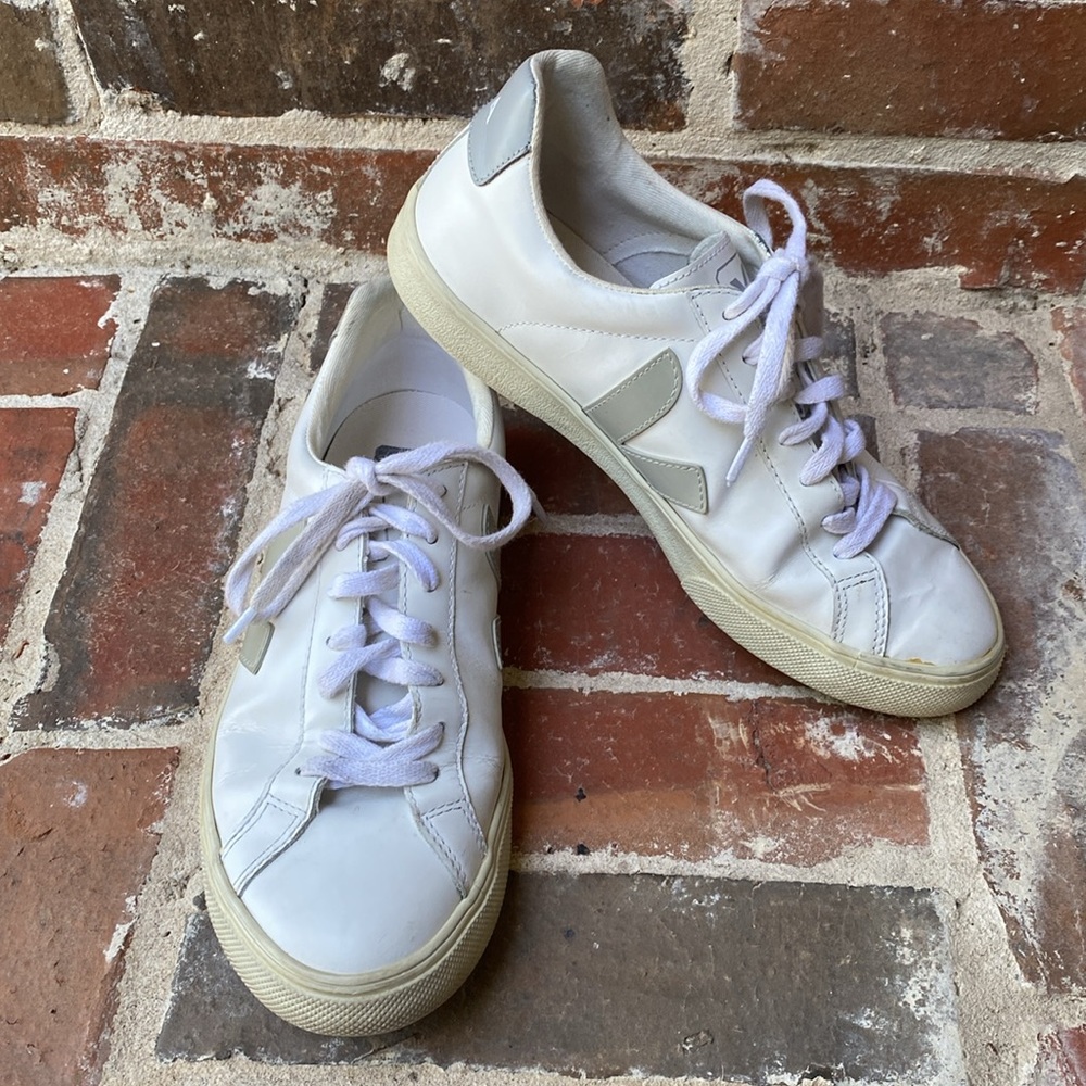 Veja low top sneakers with gray logo - Picture 1 of 16